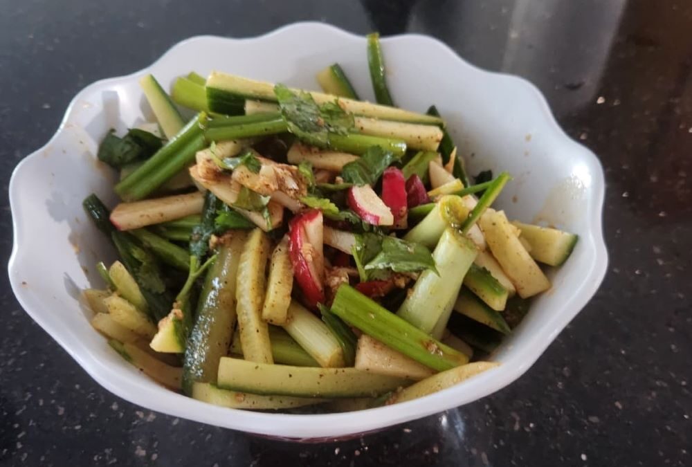 Корейский салат с огурцами и редиской от Евгении Фредериксен, пастора церкви Alpha & Omega, Apopka